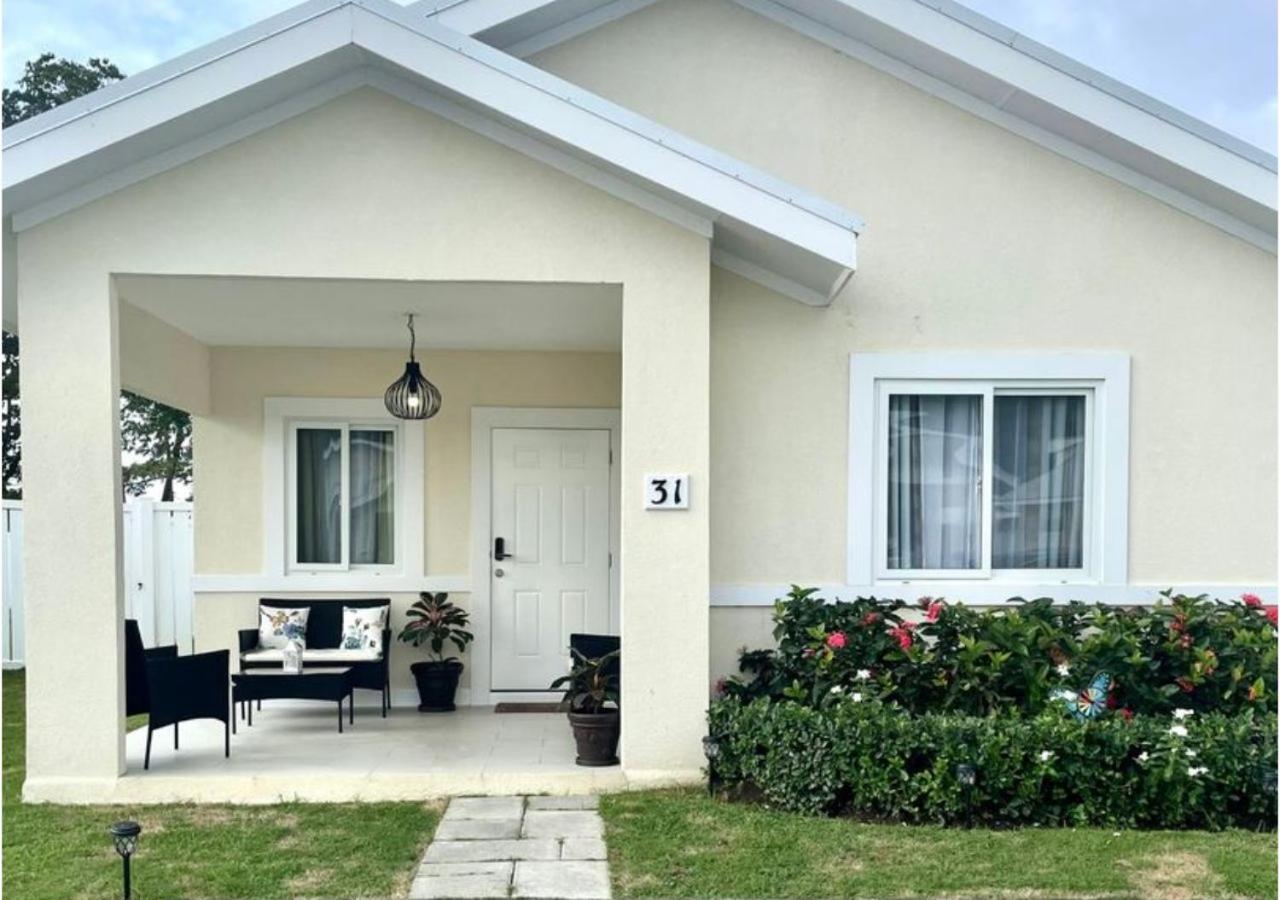 Seashore Vacation Home, Oceanpointe, Lucea, Jamaica Bagian luar foto