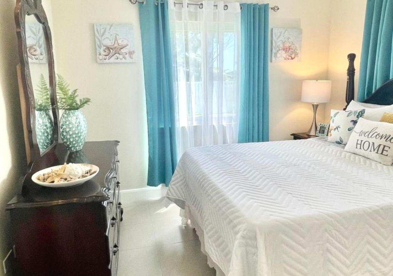 Seashore Vacation Home, Oceanpointe, Lucea, Jamaica Bagian luar foto