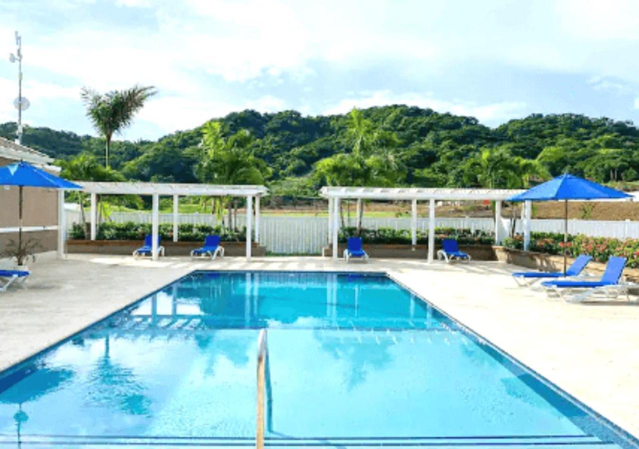Seashore Vacation Home, Oceanpointe, Lucea, Jamaica Bagian luar foto