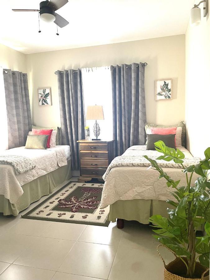 Seashore Vacation Home, Oceanpointe, Lucea, Jamaica Bagian luar foto